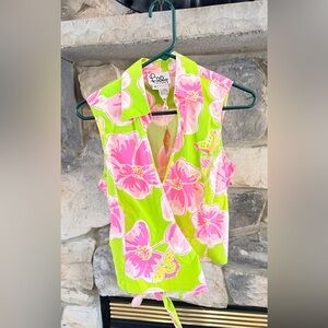 EUC Lilly Pulitzer Green and Pink Floral Wrap Around Tie Blouse